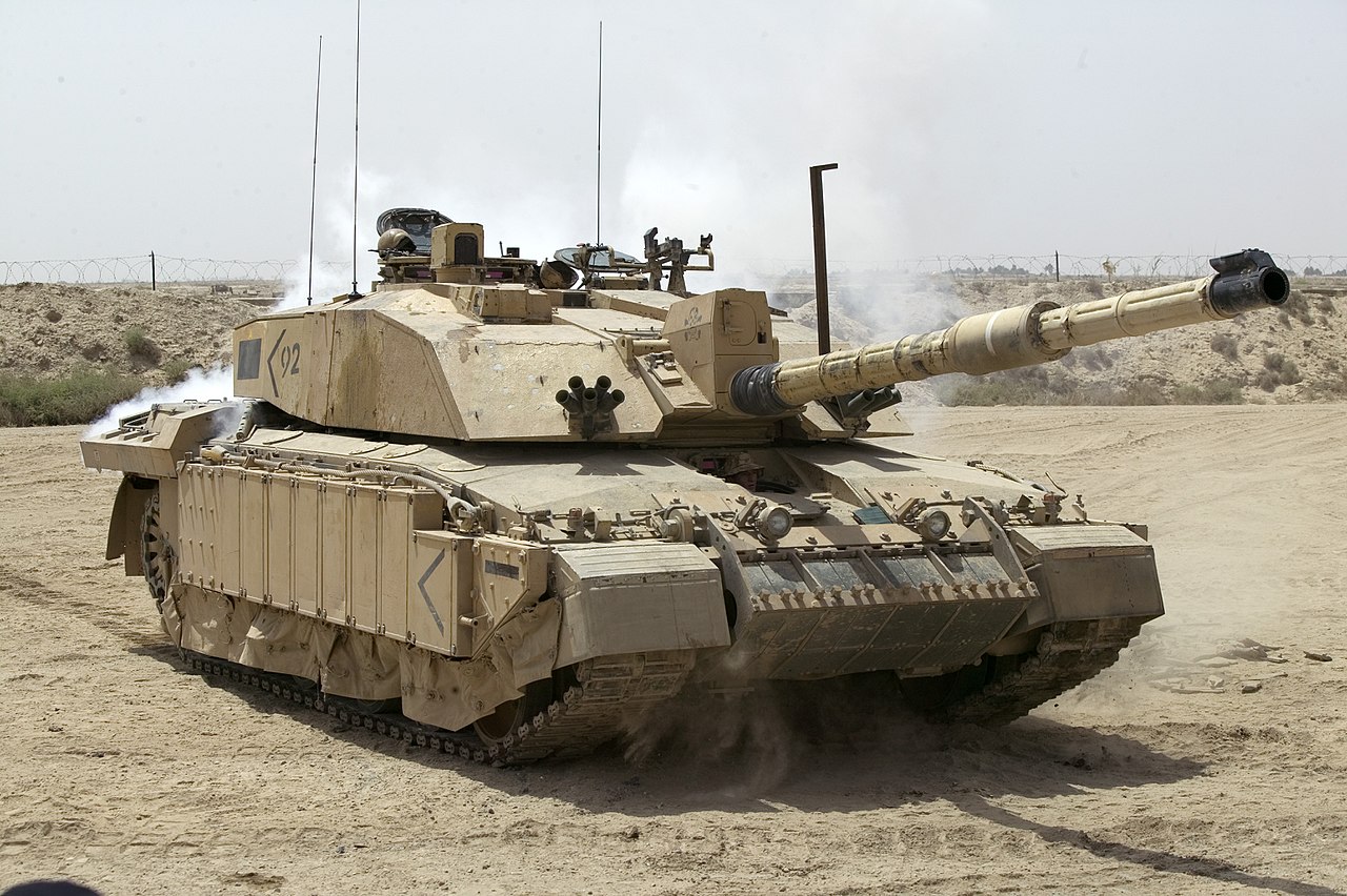 1280px-Challenger_2_Main_Battle_Tank_patrolling_outside_Basra,_Iraq_MOD_45148325.jpg