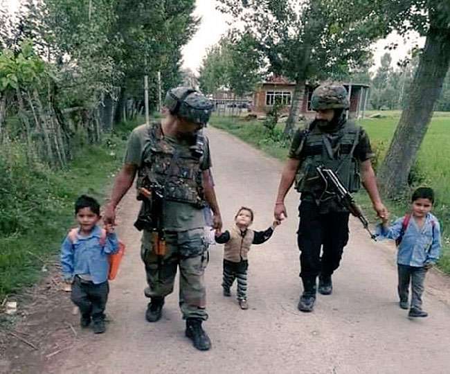 14_06_2019-indian_army_with_children_19311272.jpg