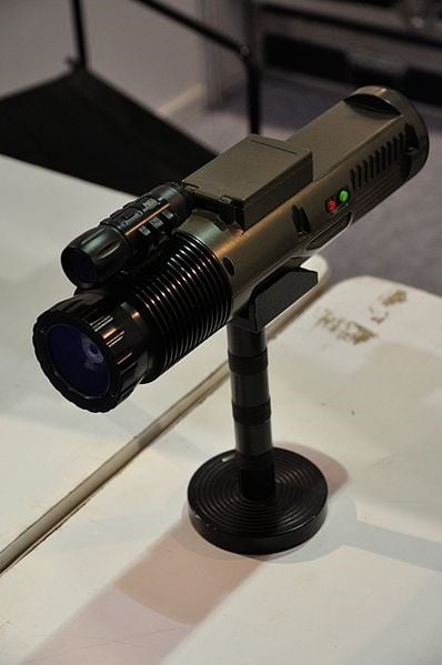 398px-Laser_Dazzler_-_DRDO_-_Pride_of_India_-_Exhibition_-_100th_Indian_Science_Congress_-_Kol...jpg