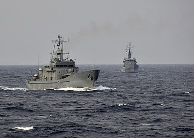 400px-US_Navy_110922-N-RI844-011_Bangladesh_Navy_ships_fall_in_behind_the_Bangladesh_navy_frig...jpg