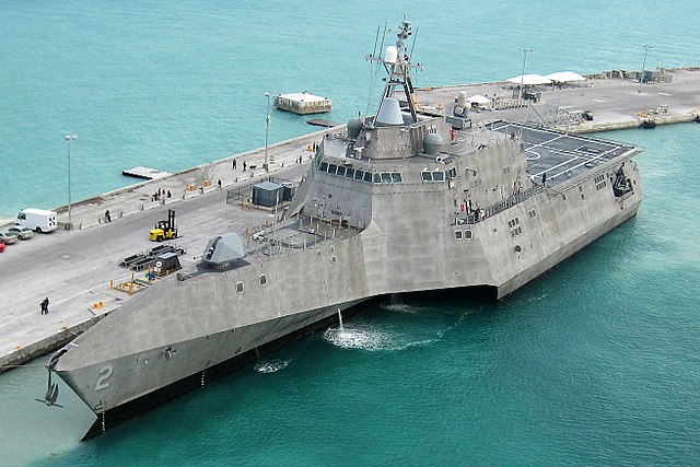640px-USS_Independence_(LCS-2)_at_Naval_Air_Station_Key_West_on_29_March_2010_(100329-N-1481K-...jpg