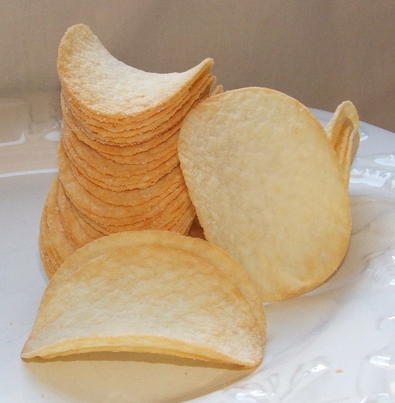 800px-Pringles_chips.jpeg