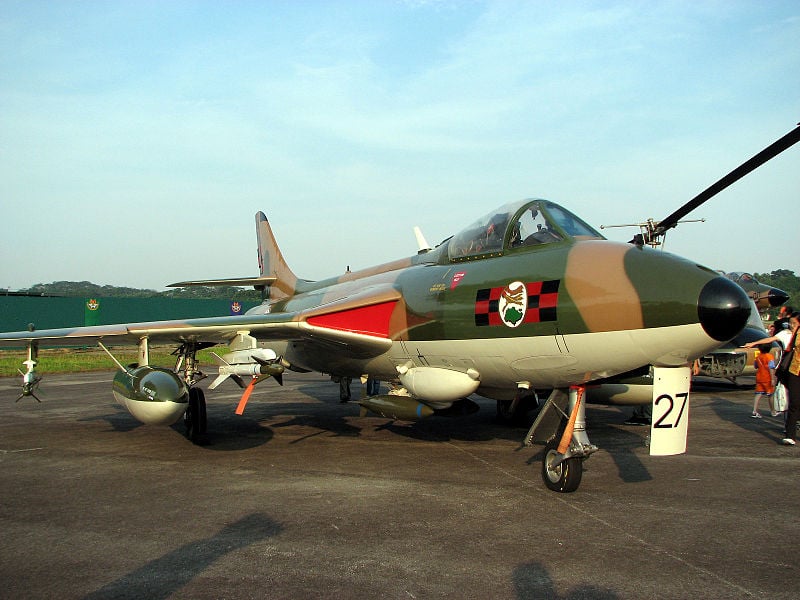 800px-RSAF_Hawker_Hunter_(front).jpg