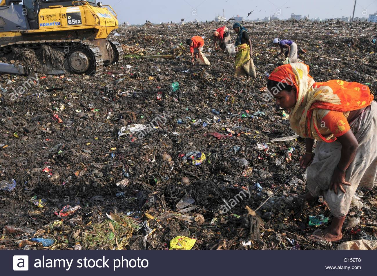 bangladesh-garbage-dump-G152T8.jpg