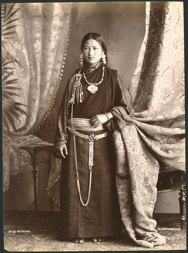 Bhutia_girl_with_Tibetan_ancestry.jpg