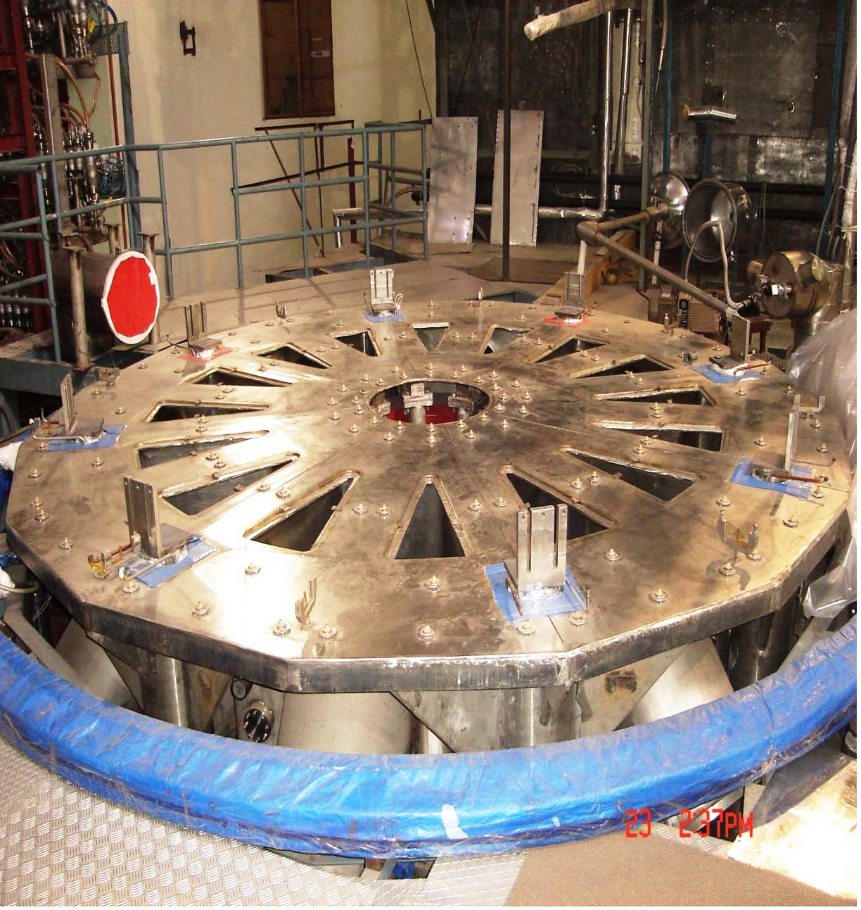 Bottom Cryostat Plate.jpg