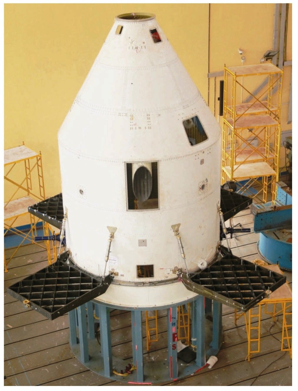 Crew Module Fairing with composite grid fins in deployed condition..jpg