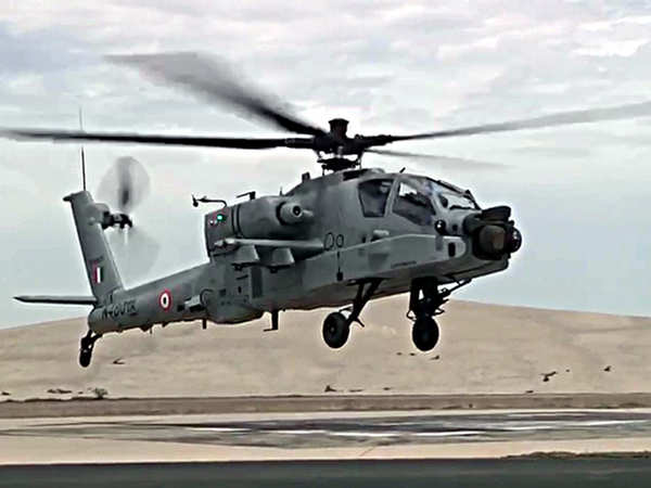 defence-minister-to-induct-apache-attack-choppers-at-pathankot-air-base.jpg