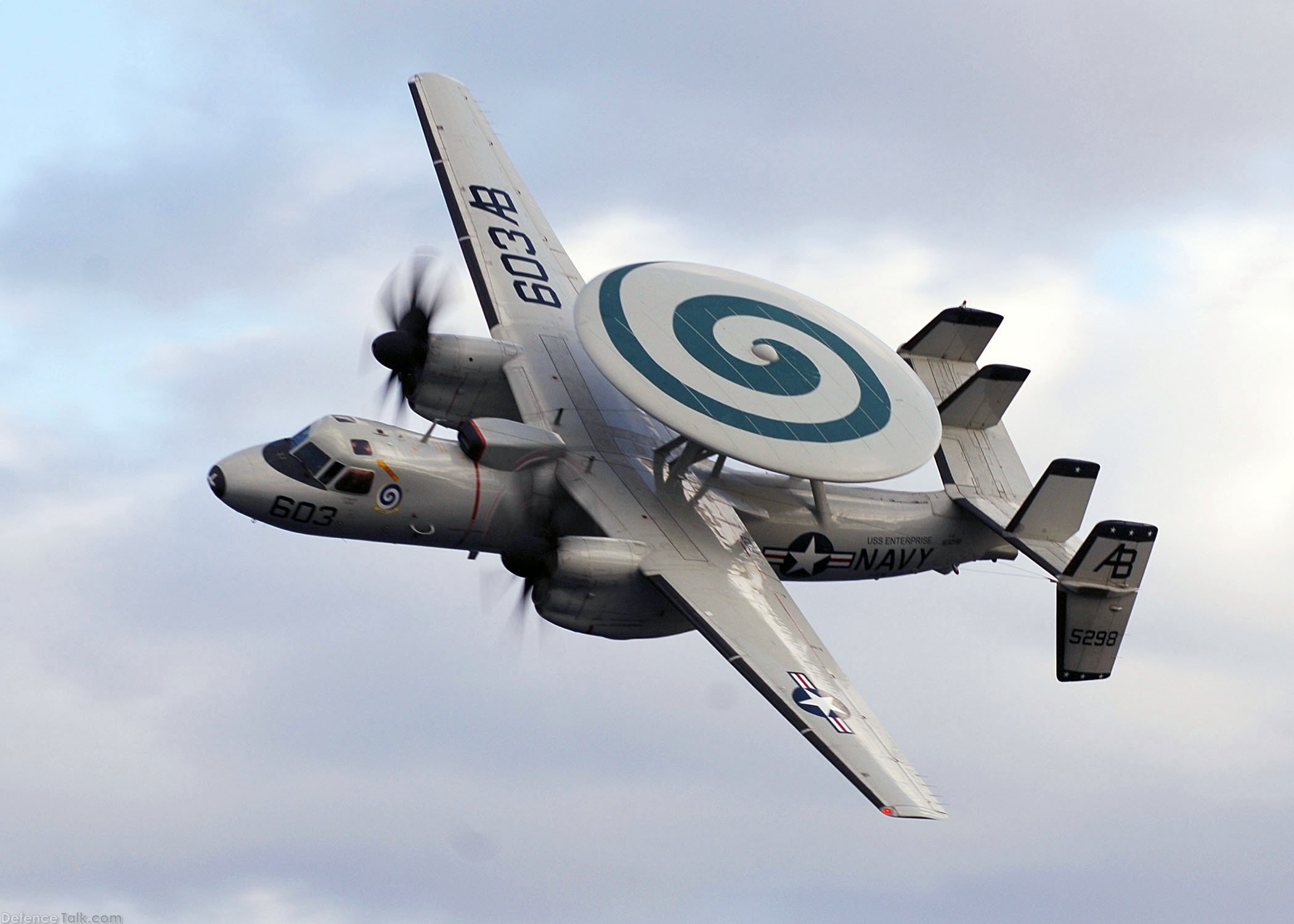 E-2C_Hawkeye_05.jpg