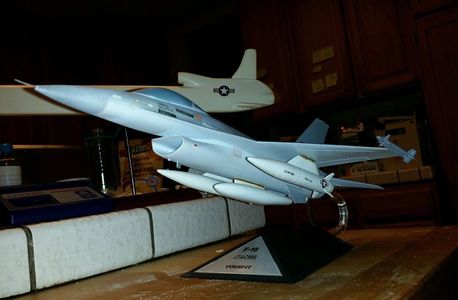 F-16.jpg