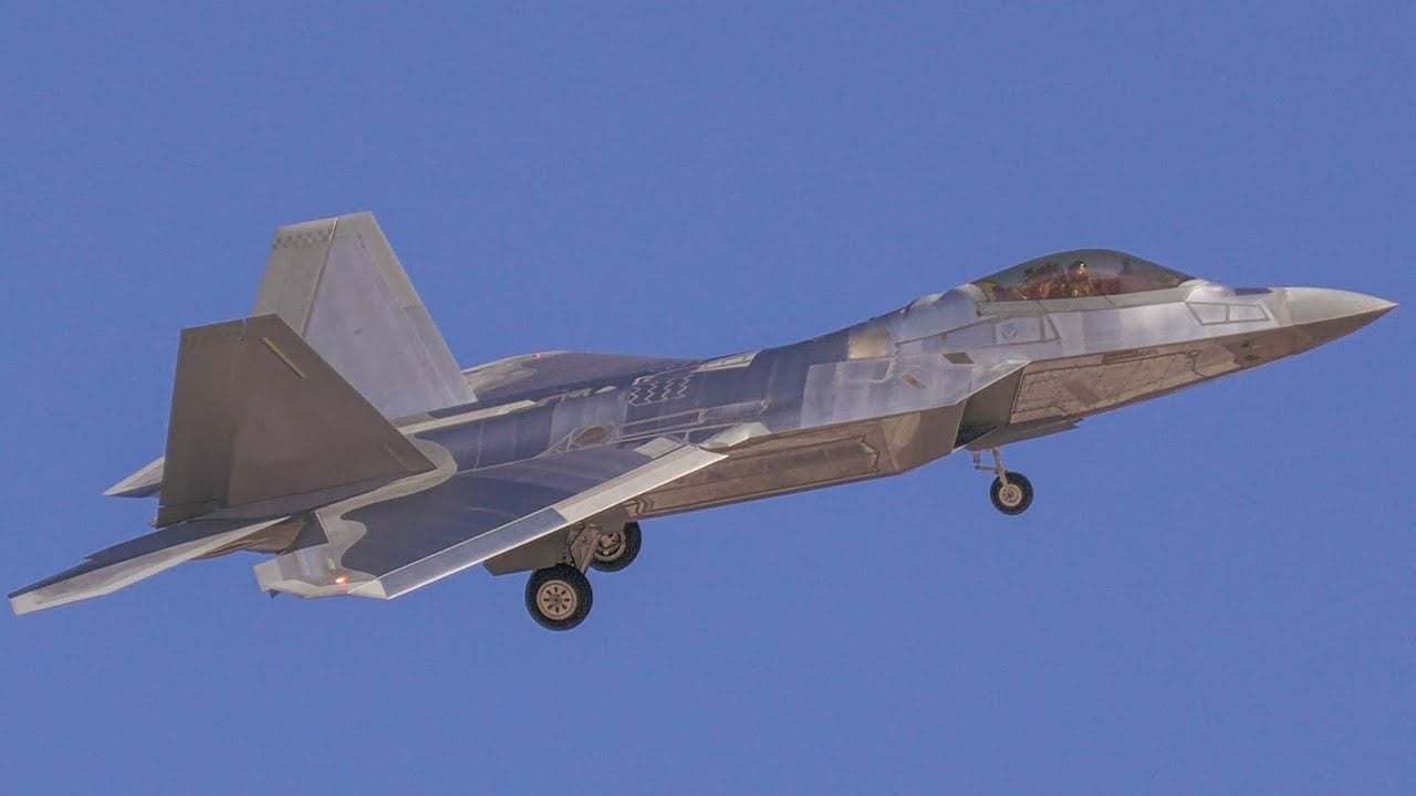 F-22 with mysterious solar panel like coating -4.jpg