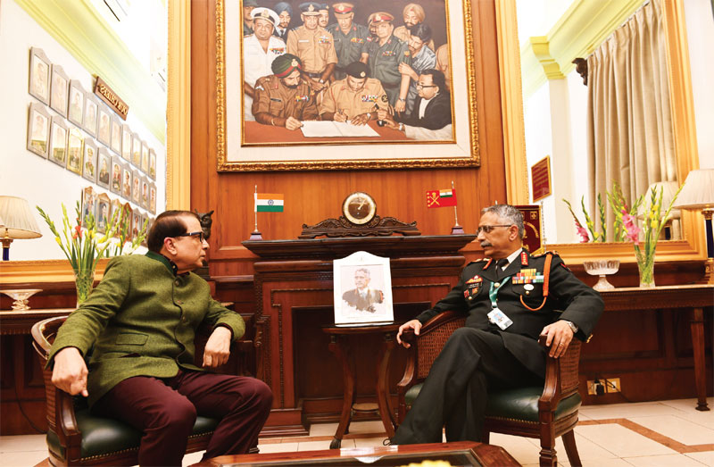 FORCE-editor-Pravin-Sawhney-in-conversation-with-the-COAS-General-Manoj-Mukund-Naravane-at-Sou...jpg