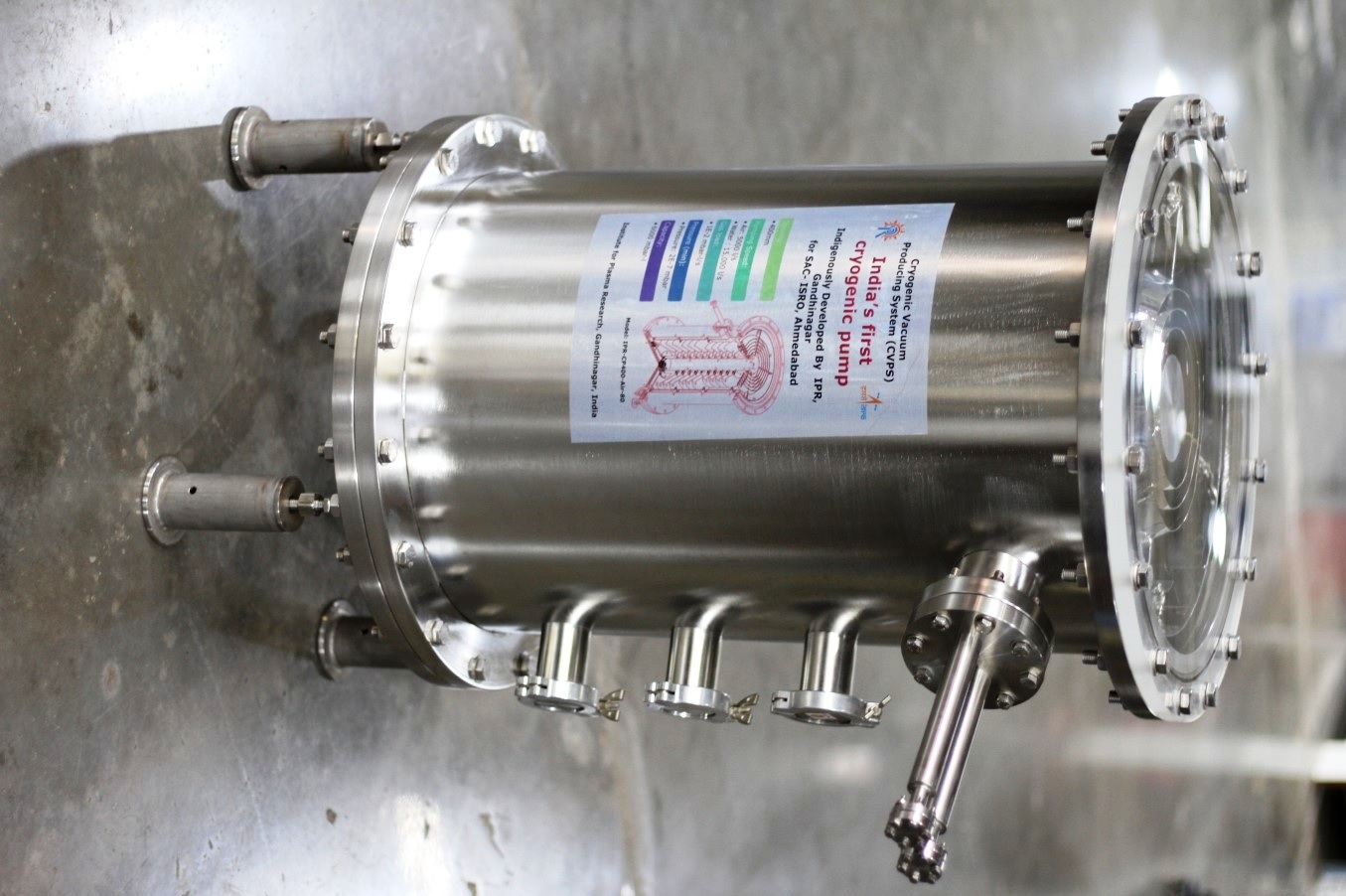 Front view of one of the cryo-pumps with 400mm opening that was delivered to SAC-ISRO.jpg