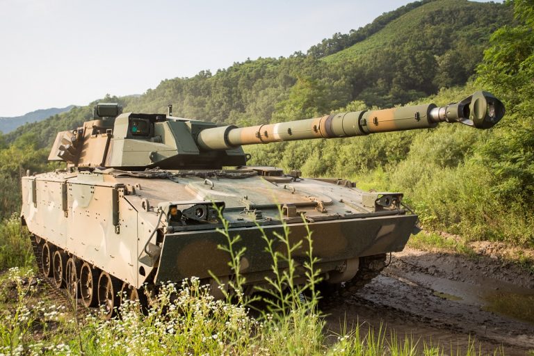 Hanwha-Defence-Light-Tank-K21-768x512.jpg