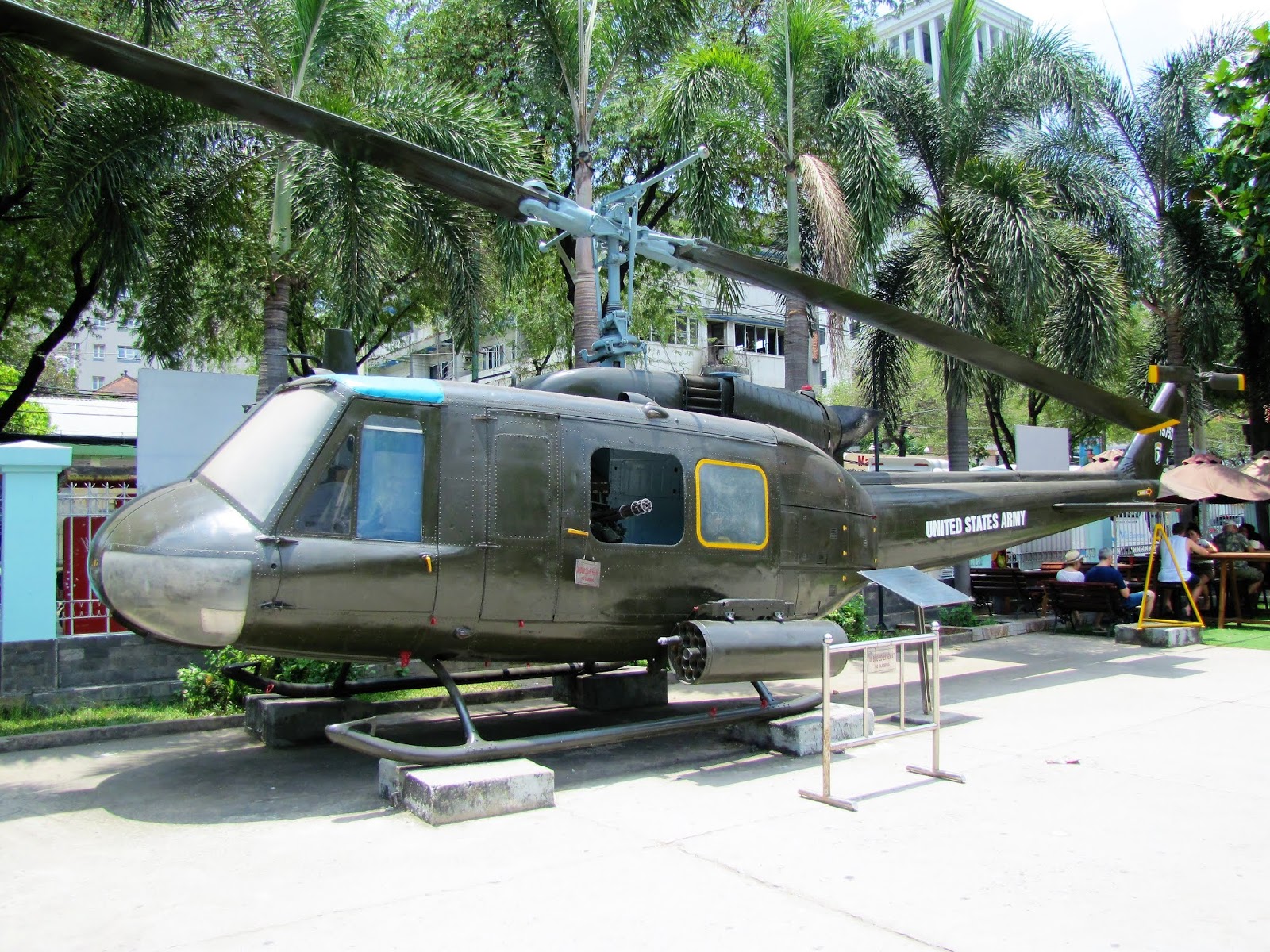 huey-helicopter-war-remnants-museum-saigon-ho-chi-minh-vietnam.JPG