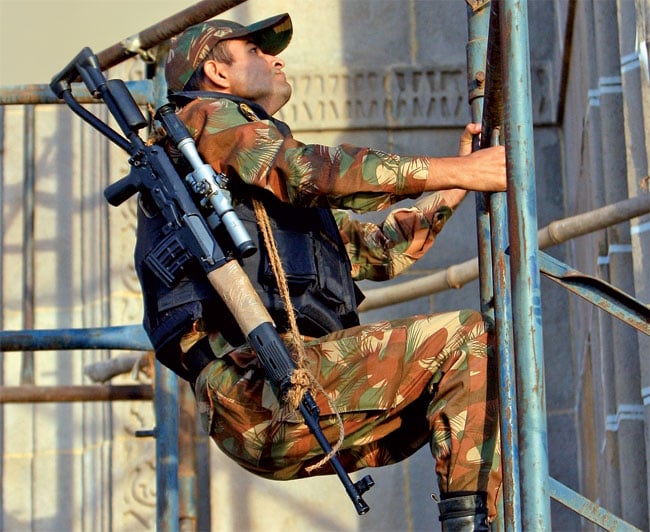 Indian-Army-Sniper-Mumbai-Attack.jpg