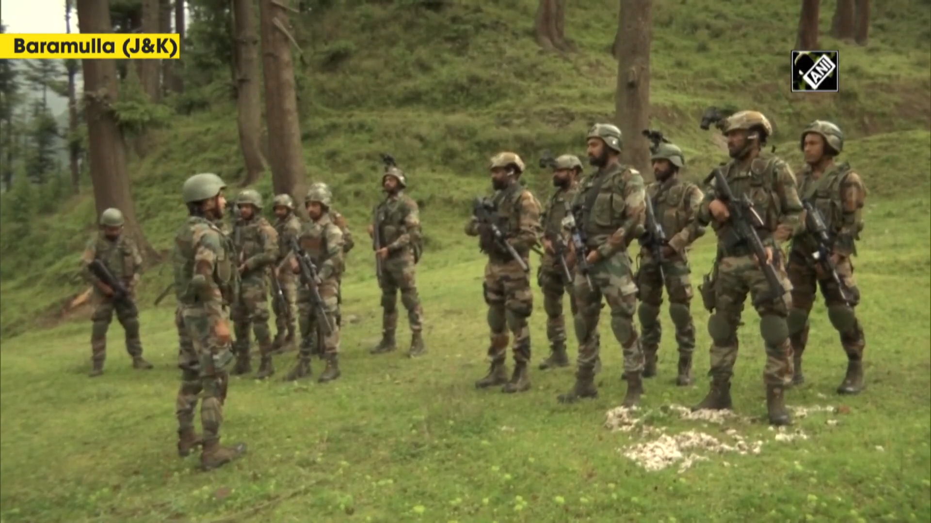 Indian Army soldiers in J&K equipped with latest weaponries to counter terrorists operations 0...png