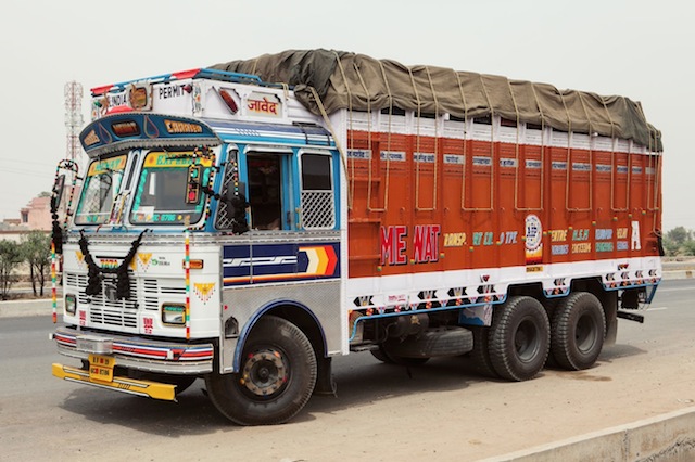 Indian-Technicolor-Trucks-Photography-6.jpg
