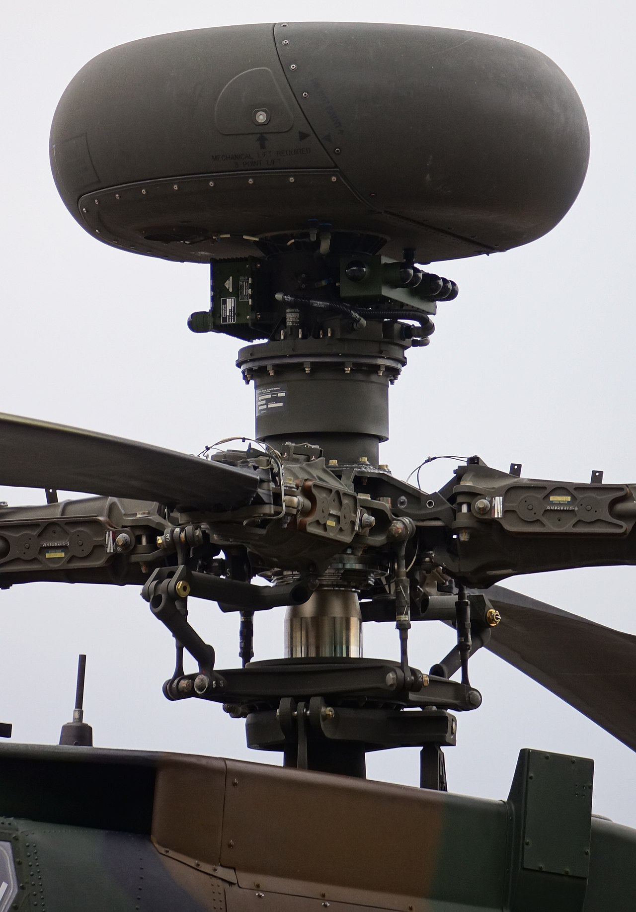 JGSDF_AH-64D（74506）_APG-78_Longbow_millimeter-wave_fire-control_radar.JPG