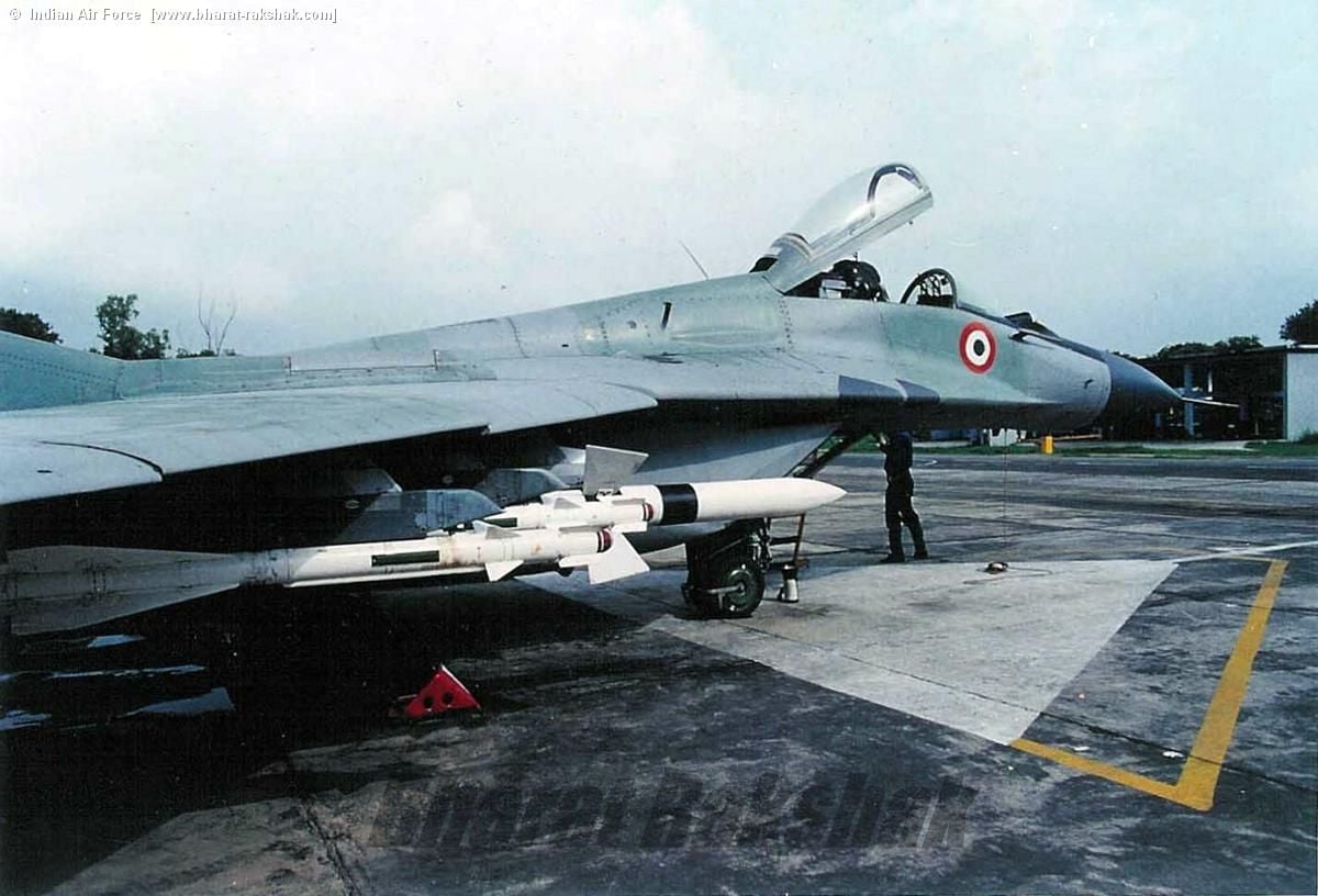 MIG-29 ON GROUND1_2.jpg