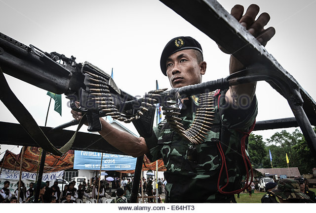 nagaland-india-14th-aug-2014-a-cadre-of-the-national-socialist-council-e64ht3.jpg