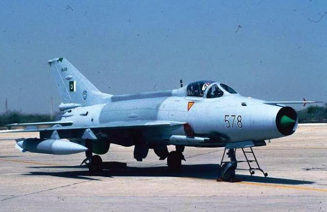 PAF F-7PG.JPG