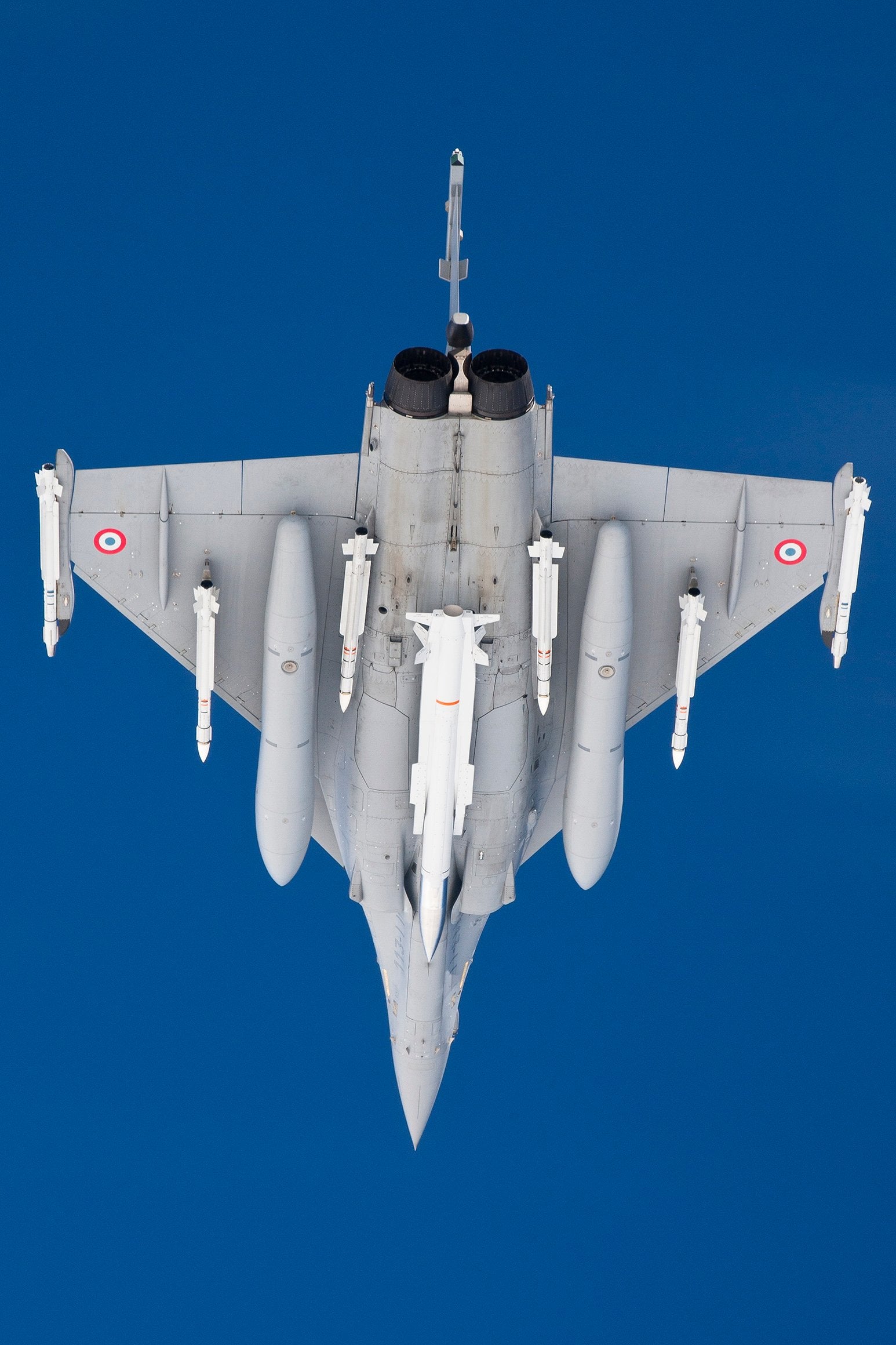 rafale-carrying-the-asmpa-nuclear-missile-v0-ipypdsc4mq0a1.jpg
