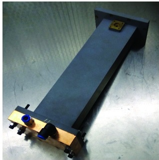 RF load showing 60 dB coupling port and coolant ports..jpg