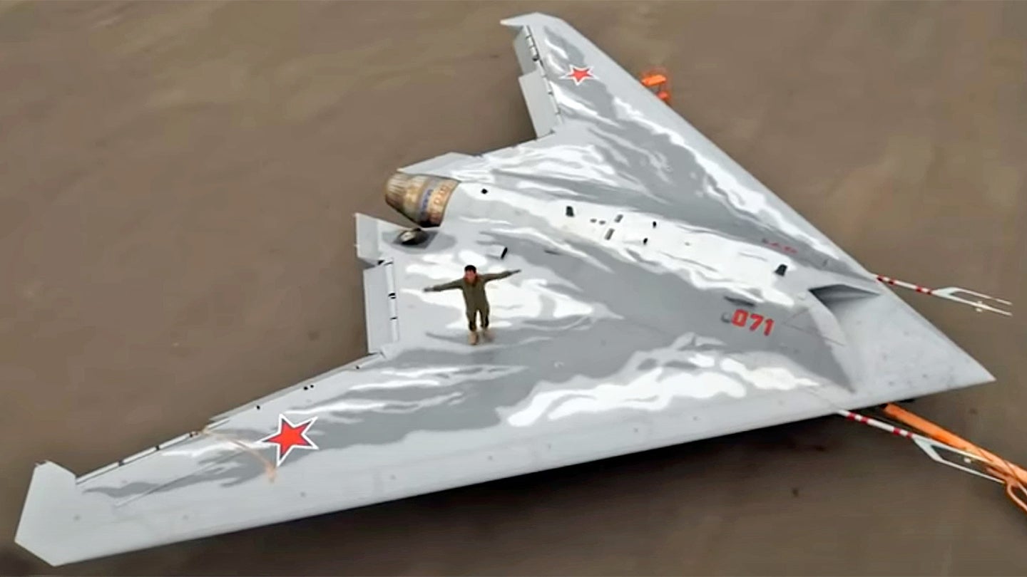 Russian-UCAV-S70-Hunter.jpg
