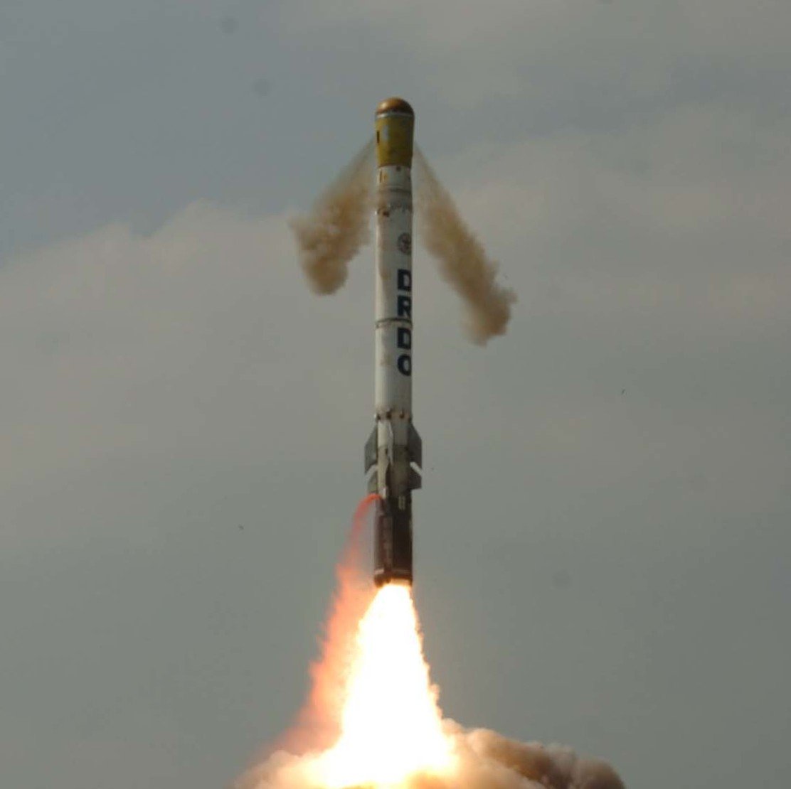 'Shourya'_missile_test_fired_on_November_12,_2008.jpg