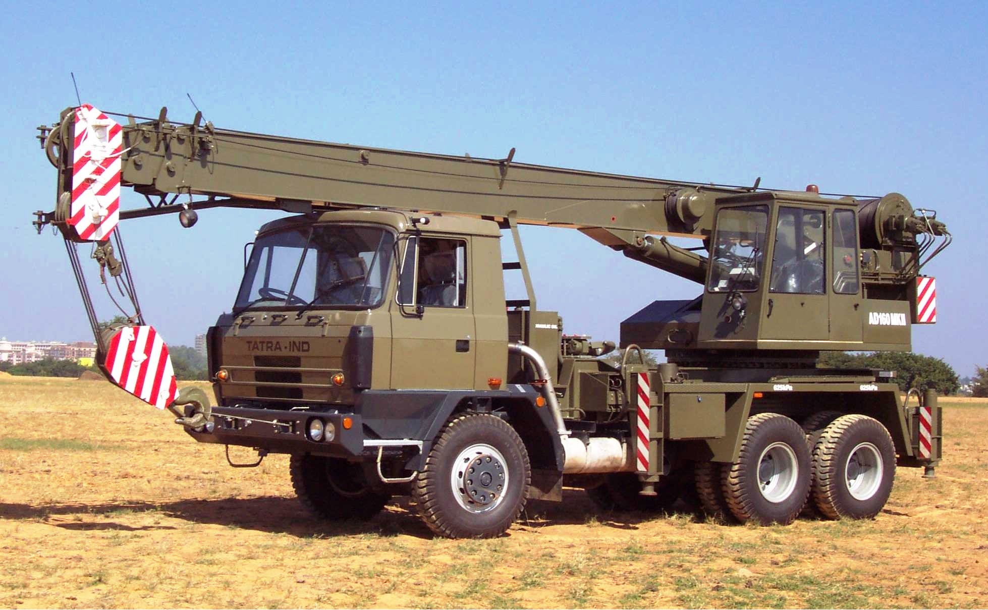 TRUCK MOUNTED CRANE.jpg