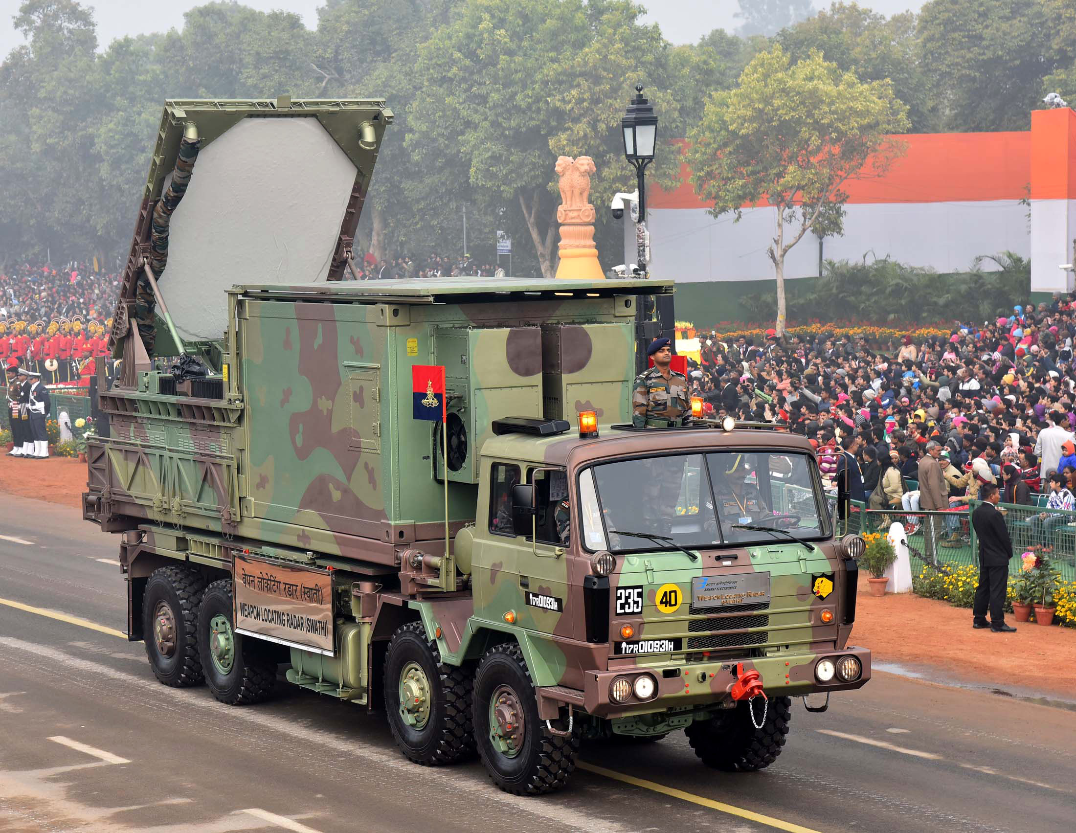 Weapon_Locating_Radar_(Swathi)_passes_through_the_Rajpath,_on_the_occasion_of_the_69th_Republi...jpg