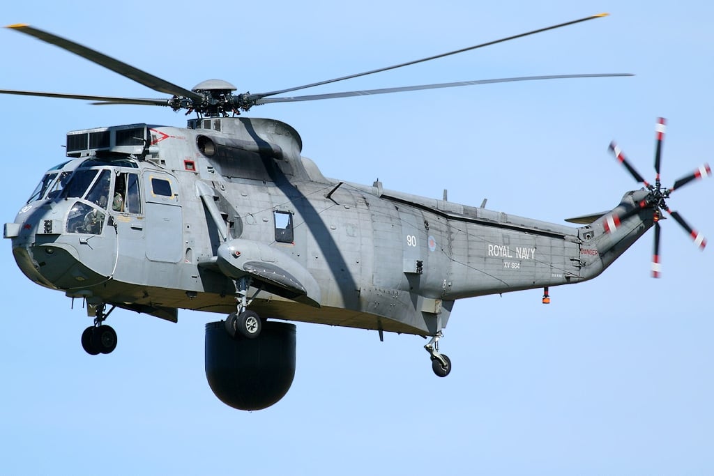 Westland_WS-61_Sea_King_ASaC7,_UK_-_Navy_AN1290600.jpg