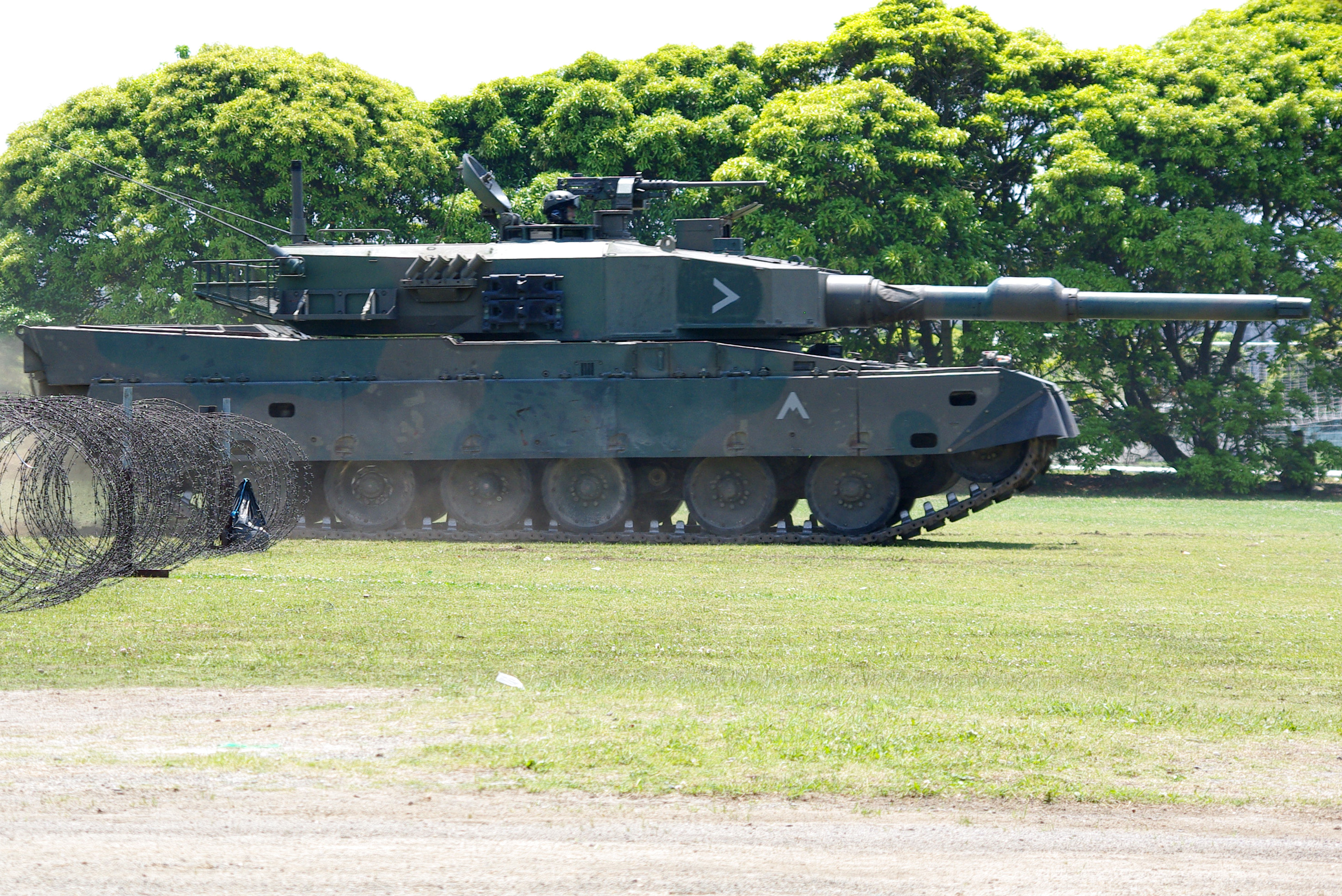Type 90b. Танк тайп 90. Т10 японский танк. Японский танк JGSDF Type 90. Тайп 71 танк Японии.