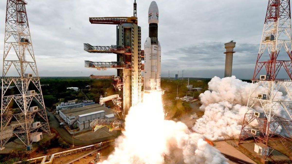 India's Geosynchronous Satellite Launch Vehicle Mk III-M1 blasts off carrying Chandrayaan-2 from the Satish Dhawan space centre at Sriharikota (ISRO/Handout via REUTERS)