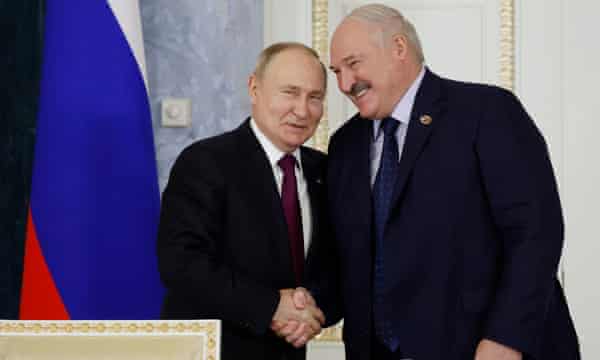 Russian President Vladimir Putin (L) and Belarusian President Alexander Lukashenko.