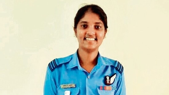 Squadron Leader Aashritha V Olety is the first and only woman in the IAF qualified for the role.(HT photo)