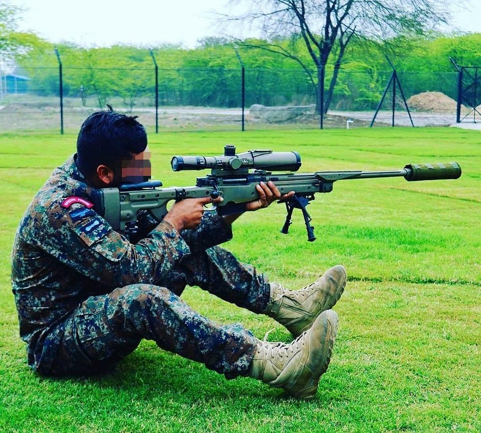 r/MilitaryPorn - An Indian airforce SOF sniper improving his marksman skills (1000x901).